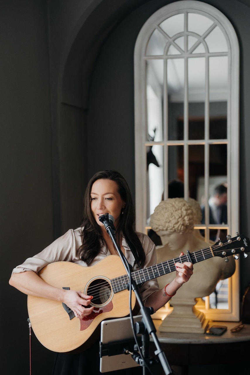 Acoustic Festive Night with Bethan